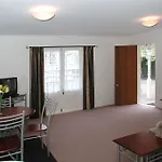 Devonia Cottage Devonport Nz Luxury Accommodation