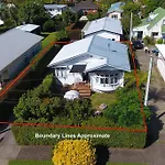 A 3 Bedroom Bungalow Retreat Near Eden Park