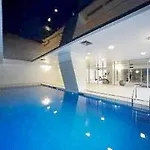 Central Precinct Apartment Hotel