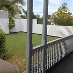 Nadia\'S Ponsonby Central B & B