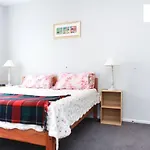 Floral Oaks B&B