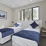 Three Palms Lodge