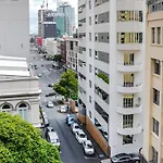 Beautiful Modern Central City Apartment