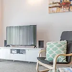 Comfortable Princes Wharf 2Br Apartment For Up To 6 Guests