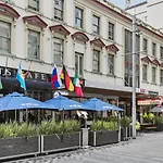 Queen Street Backpackers