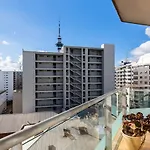 Beautiful Central Home With Balcony Auckland City
