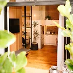 Anzac South Loft - 4 Bedrooms & 2 Free Car Parks