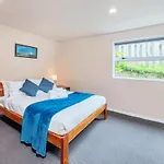 Sunny Side Getaway With Parking And Aircon