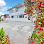 Sunny Side Getaway With Parking And Aircon
