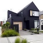 Blissful Breeze Townhouse With Parking And Patio