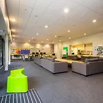 Campus Summer Stays - Wellesley Apartments