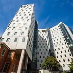 Campus Summer Stays - Wellesley Apartments