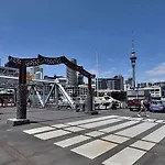 Pelicanstay At Auckland Viaduct Harbour