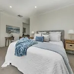 Stylish Penthouse With Sea & City Views
