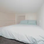 Urban Chic Loft Off Queen Street