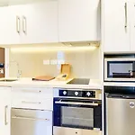 Vr Queen Street Hotel & Suites