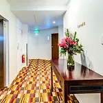 Vr Queen Street Hotel & Suites