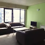 Campus Summer Stays - Wellesley Apartment