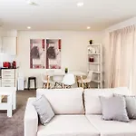 Mount Eden Luxury Apartment
