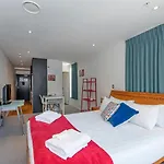 Tidy Studio Queens Resid With Balcony