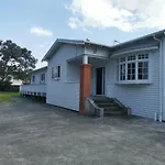Takapuna Holiday