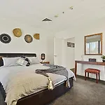 Metropolitan Residence - Spacious One-Bedroom Apartment In Central Auckland