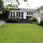 Cosy 3 Bedroom Bungalow By Cornwall Park