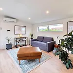 Elegant And Stylish Retreat In Leafy Epsom