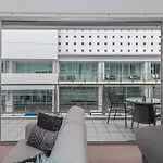 Princes Wharf - Luxury Studio Apartment