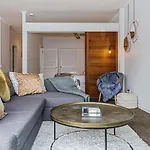 Premium 1Br Apartment At Princes Wharf