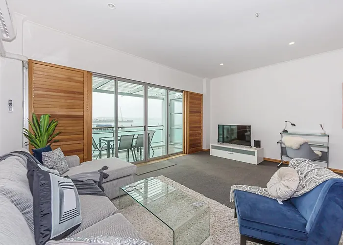 Princes Wharf - Absolute Waterfront & Great Views