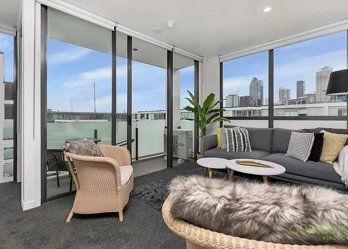 Qv Stylish Viaduct With Carpark