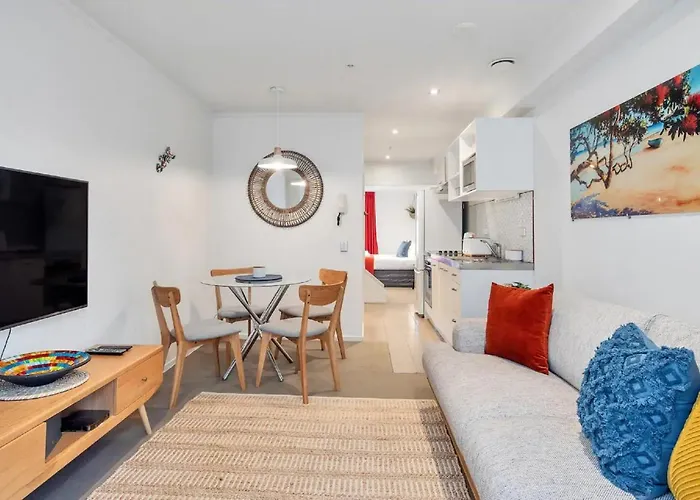 Metro Living Apt Near Skytower And Parking