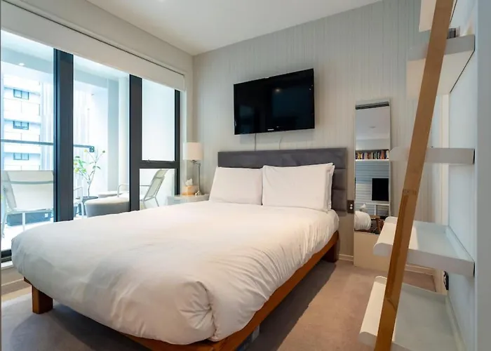 Pristine Inner-City Nest With Carpark