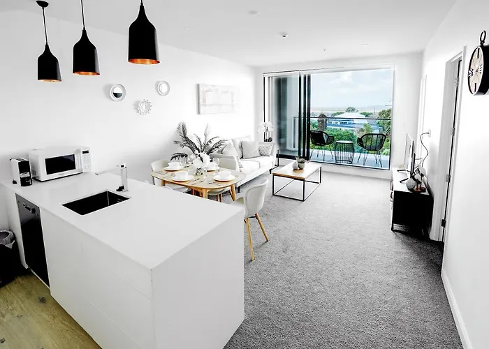Chelseabay Modern Apartments
