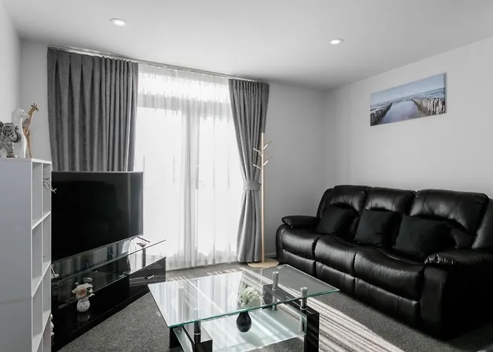 Gorgeous 3 Bedroom Townhouse