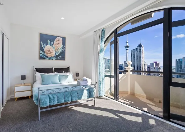 Stunning Sky Tower View Studio Pool And Gym!