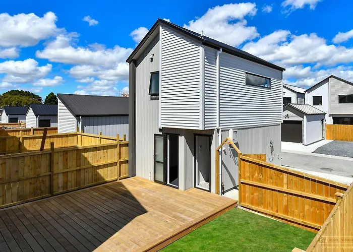 4 Bedroom Home Fully Furnished In Papakura, Auckland