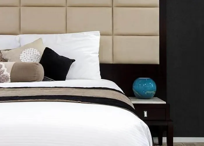 Vr Queen Street Hotel & Suites
