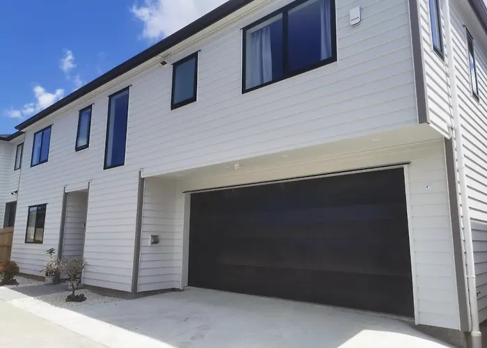 Lovely House In Central Papatoetoe
