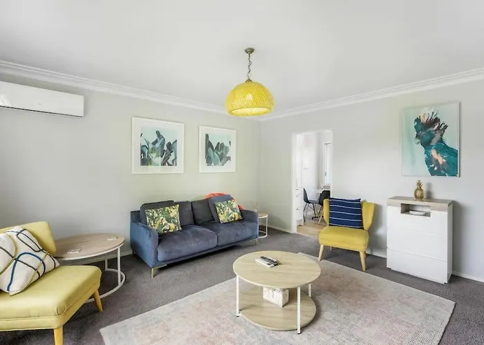 Cosy Haven Unit With Garage And Air-Con