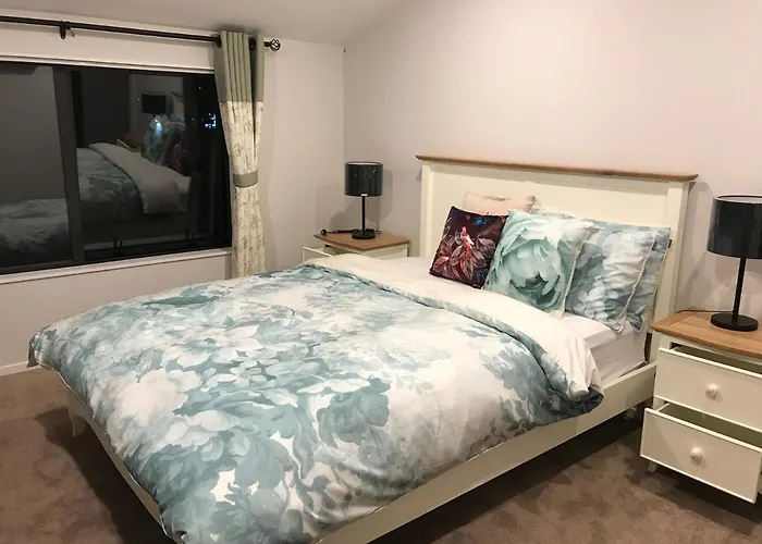 Auckland One Tree Hill Coby Suite