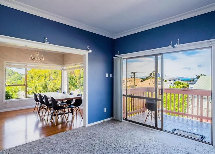 Auckland Howick Sea View House