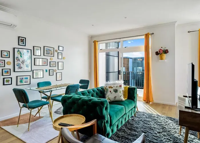 3 Bedroom Stunner In Hobsonville - Wifi - Netflix