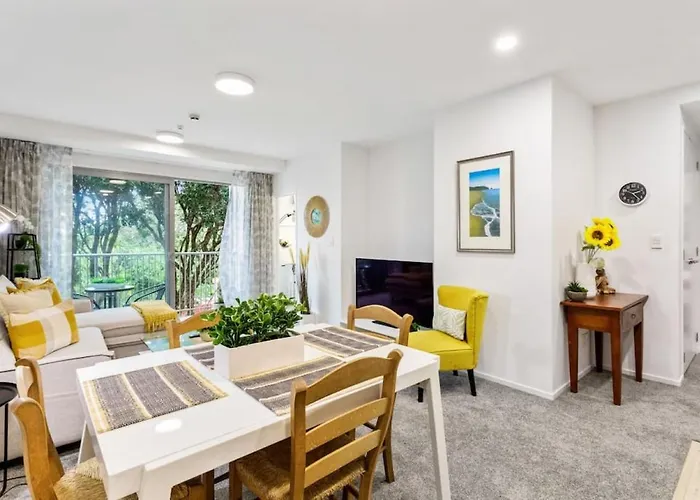 Hideaway Apartment With Pool And Free Parking