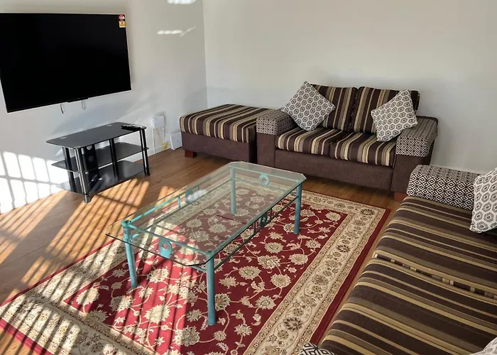 Spacious 4 Bedroom House In Manukau