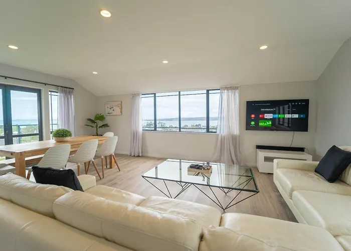 Family Friendly Oceanview Howick Home - Pets+