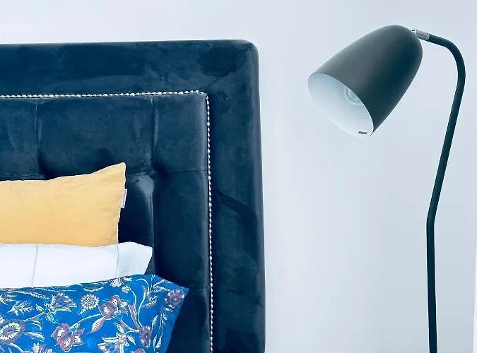Stylish Industrial Holiday House In Pakuranga Free Wifi Netflix
