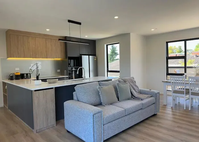 Northshore Charming 4 Bedrooms
