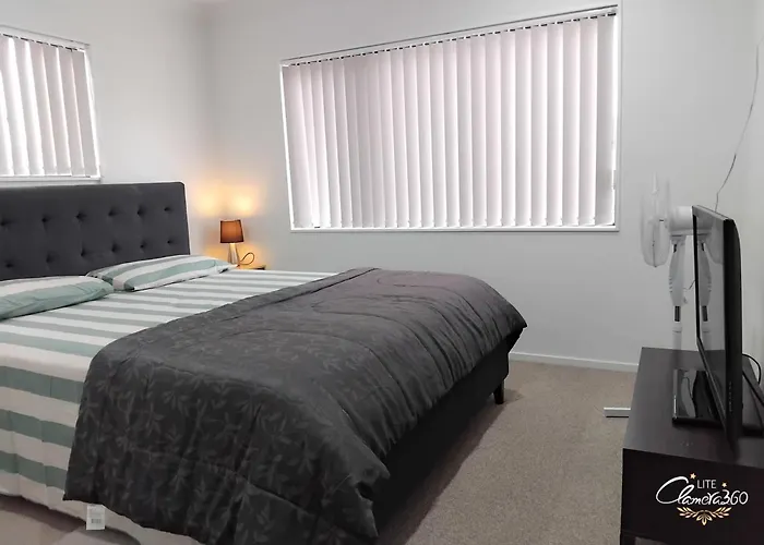 Homestay! Close To Airport, Bus & Train Station
